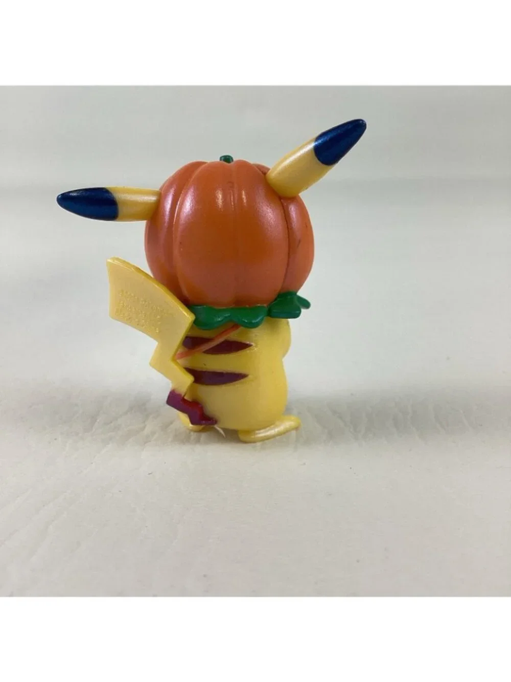 Wicked Cool Toys Litwick Pikachu Halloween Pokemon Battle Figures Toy 2020